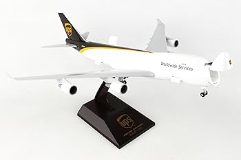 Amazon.com: Daron Skymarks UPS 747-400F 1/200 W/Gear